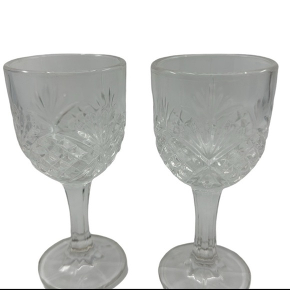 Pair‎ of Crystal Glasses - Picture 3 of 7